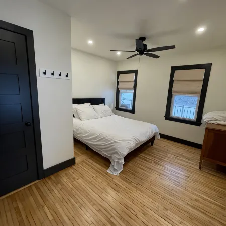Newly remodeled Farmhouse with Country Charm!Sleeps 10 people comfortably