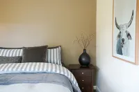 Gorgeous two bedroom home with lake views! - balcony