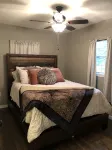Lake Texoma! Beautiful Cabin with Relaxing atmosphere!sleeps 5 - พร้อมWifi