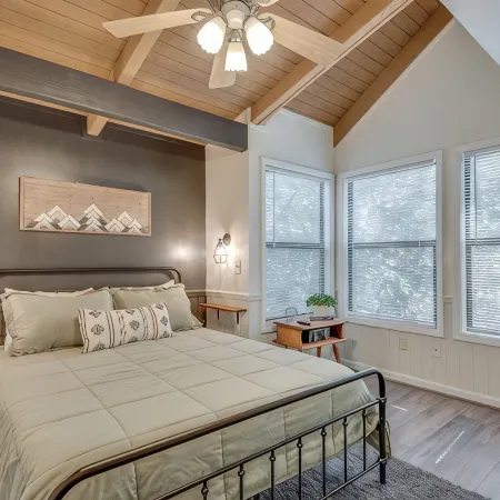 Relaxing 3Br Cabin Retreat in Helen, GA – Perfect for Families & Couples