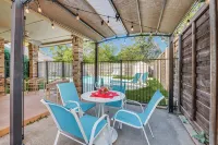 4 Bedroom & Pool: Great Irving Location close to attractions - Bungalows