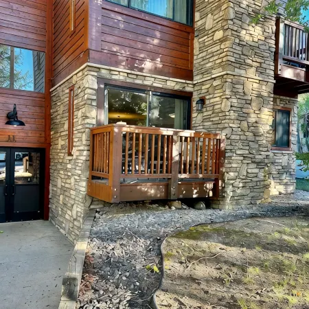 2BR Pine Ridge Condo; Ski-In, Walk to Downtown