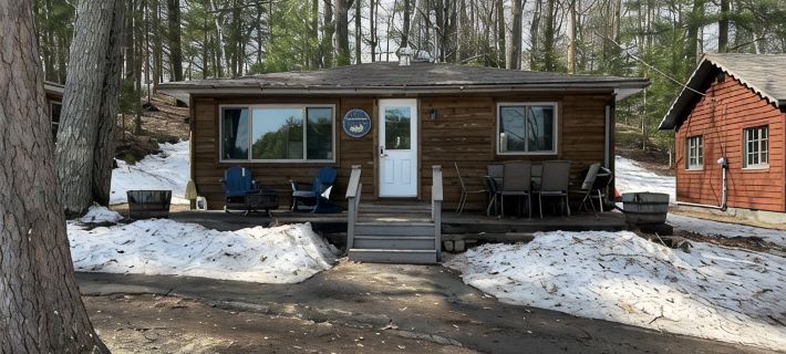 COZY BEAR LODGE-On UTV/Snowmobile trail, Beachside Cabin w/ Porch, Private dock Ξενοδοχεία στην πόλη St. Germain