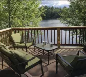 Lakefront Log Home in White Mountains! Dog-Friendly! - Chalets