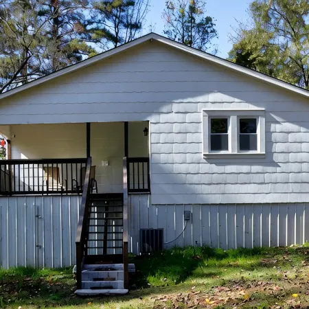 Charming Country Cottage Retreat -  Walking distance to Downtown