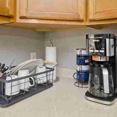 Cozy 3-bedroom Duplex1 with WiFi, AC in peaceful Springfield Dining/Meeting Rooms