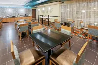 La Quinta Inn & Suites by Wyndham Tulsa - Catoosa Route 66 - breakfast