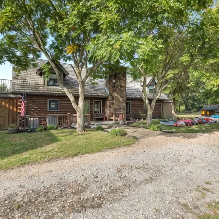 Log Home on Beaver Lake, Big Views, Big Fun!!