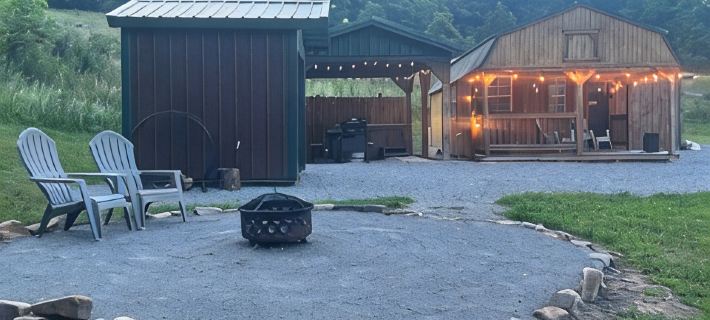 Cozy Tiny Cabin with Hot Tub, 3 Minutes to Seneca Rocks Park Entrance Hotels in Pendleton County