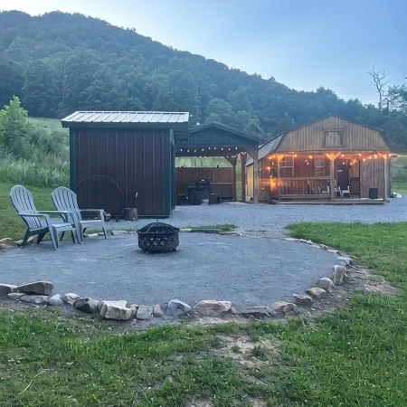 Cozy Tiny Cabin with Hot Tub, 3 Minutes to Seneca Rocks Park Entrance