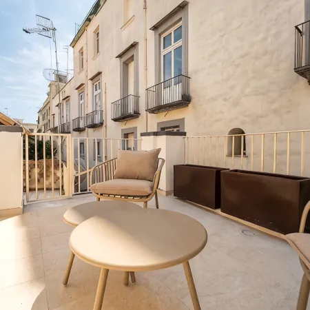 Luxe Double Apt w/ Pano View, Terrace, City Centre