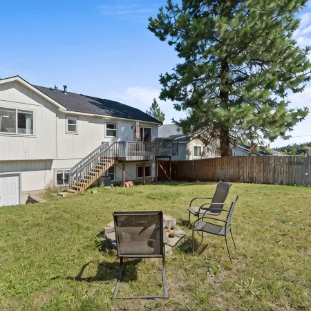 6BR/3BA House - 2nd Living and Entry - 18 Guests