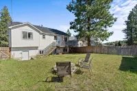 6BR/3BA House - 2nd Living and Entry - 18 Guests - 3-Star