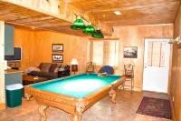 6 Bdrm 5 Bath Sleeps 14 Ski in and Ski out Slopeside! - balcony