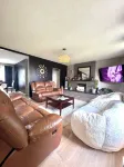 Vintage Bungalow. It’s Better than a hotel. spread out & enjoy the space. - Pools