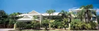 Reef Palms Motel Apartments - bar