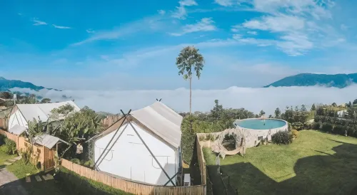 Stratus  Resort - 4-Star