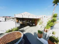 Riad Dar Nawfal - parking