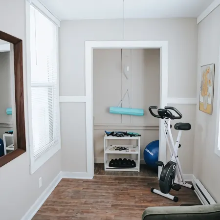 Beautiful remodeled historic Drake Univ home minutes from downtown and all metro