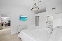 Casita Delray Oasis: 4Br with Pool, BBQ, Firepit, Pool Table - 4-Star