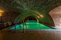 Chateau Zbiroh - Pools