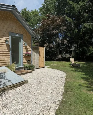 6bedroom, 4bath, chefs kitchen, central air, ping pong, walking distance to town - 4-Star