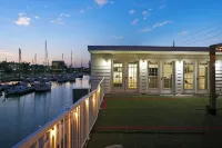 The Boat House Loft | Waterfront Rooftop Terrace - 무료 와이파이