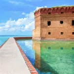 Beach House - Waterfront Villa - Free Kayaks - 4-Star