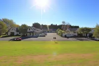 Kapiti Lindale Motel and Conference Centre Hotels in Парапарауму
