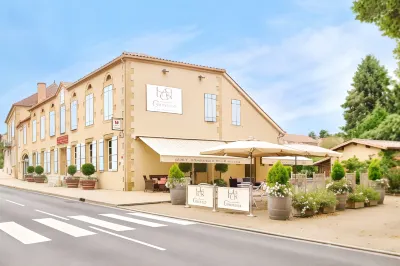 Logis Hôtel Restaurant du Commerce Hotels in Cazaubon