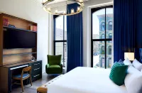 The Grady Hoteles cerca de Louisville Slugger Museum & Factory