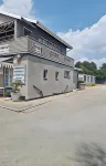 Stay at Home Airport Lodge