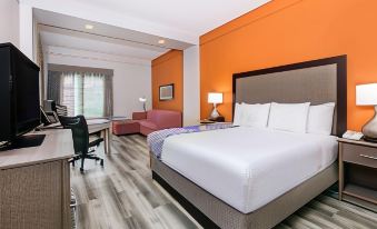 La Quinta Inn & Suites by Wyndham Fredericksburg