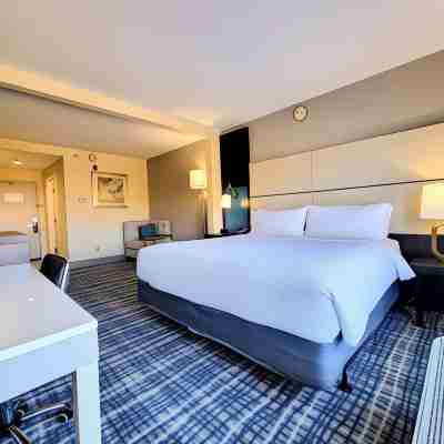 Holiday Inn Belcamp - Aberdeen Area Rooms