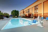 Hampton Inn Rolla Hotels in Saint James