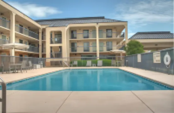 Quality Inn Merchants Drive Hotels in Knoxville