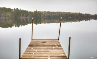 Mercer Cottage on Crystal Lake w/ Private Dock!