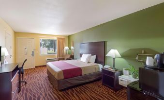 Econo Lodge Inn & Suites Downtown San Antonio Riverwalk Area