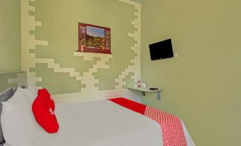 OYO 3208 Villa Inn App Trawas Bintaro Syariah