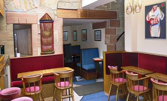 The Grapes Hotel