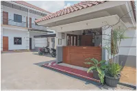 RedDoorz Plus Near Rsud Majalengka Hotels in Majalengka