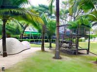 By the Beach - Luxury 2 Bedrooms Family Suite Hotels in Batu Ferringhi
