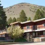 Lake View Lodge Hotel dekat Gold Rush