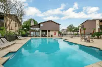 Luxurious Riverfront Condo Just 1 Blk to Schlitterbahn!