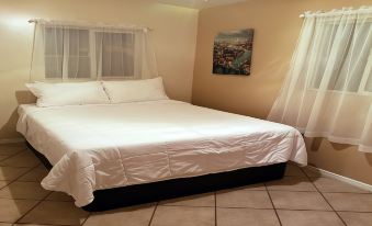 Monterey Inn Hotel - Housity