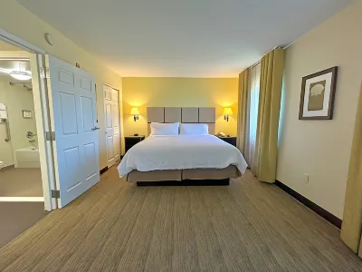 Candlewood Suites Indianapolis Dwtn Medical Dist Hotels in Indianapolis