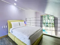 Darwin House Отели в г. Порён