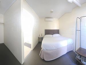 Broken Hill Hotel