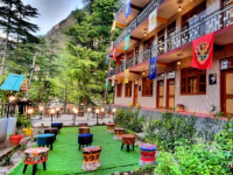 Hogwartz Hostel Hotels in Kasol