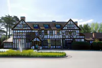 The Manor Elstree Hotels near Pond Wood